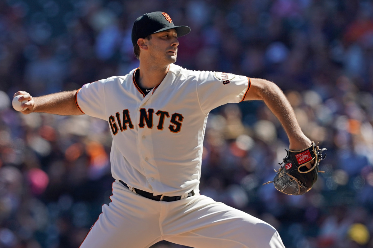 Burch Smith throws a pitch for the SF Giants against the Miami Marlins at Oracle Park on Sept. 15, 2019.